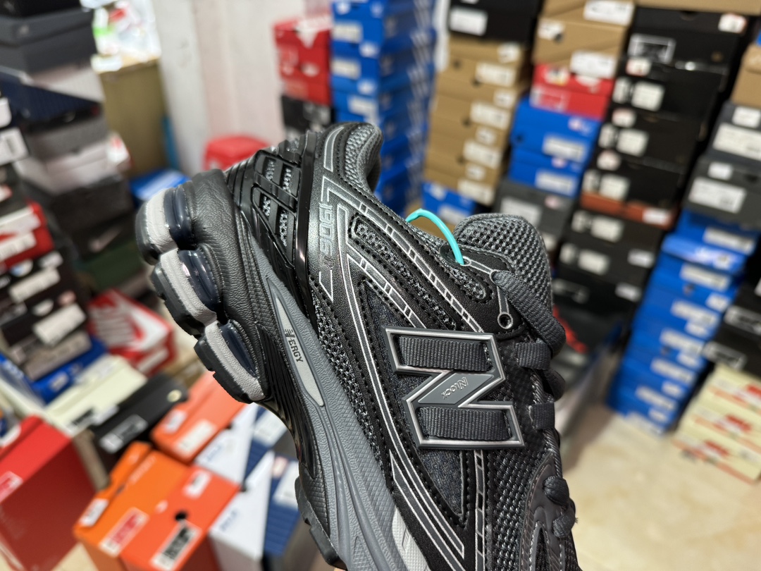 New Balance NB 1906R